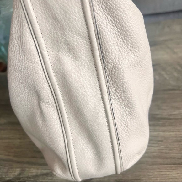 Coach Avery Leather Avery Hobo purse - Picture 10 of 12